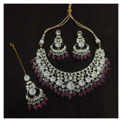 Vilandi Necklace Set