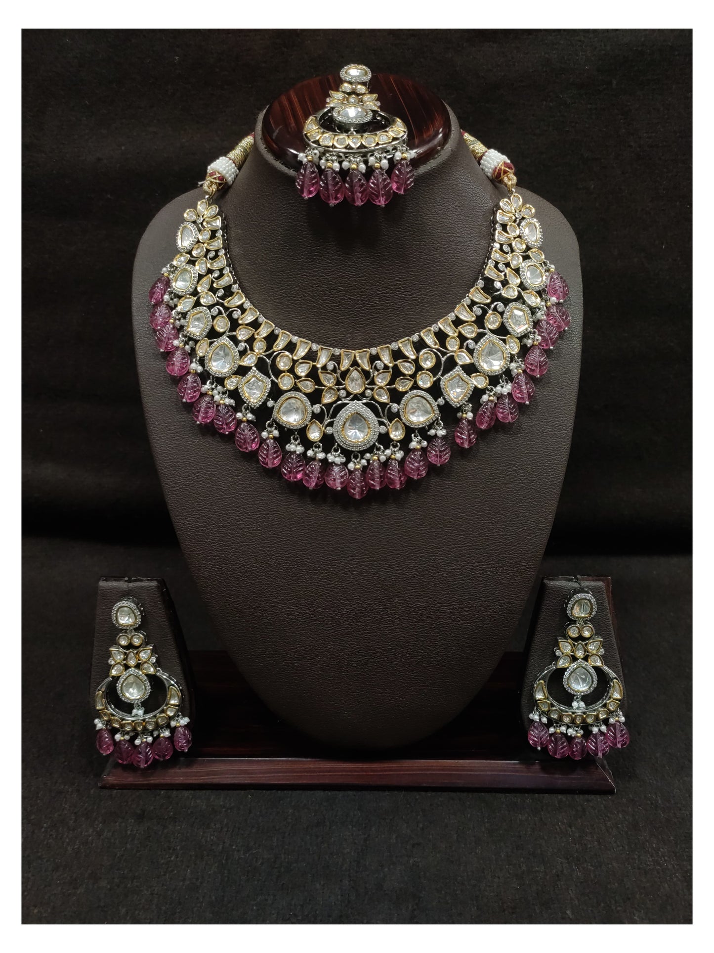 vilandi necklace set