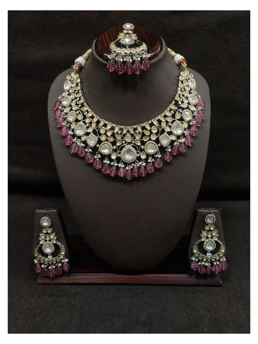 Vilandi Necklace Set