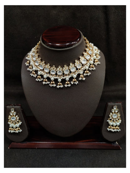 Vilandi Necklace Set