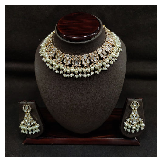 Vilandi Necklace Set