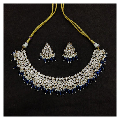 Vilandi Necklace Set