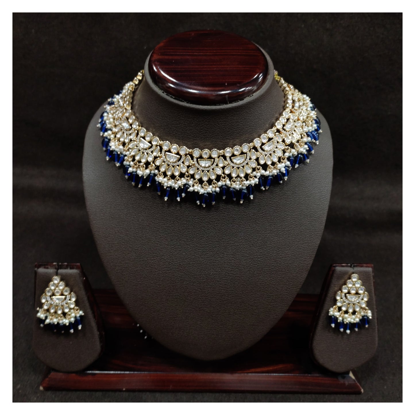 vilandi necklace set