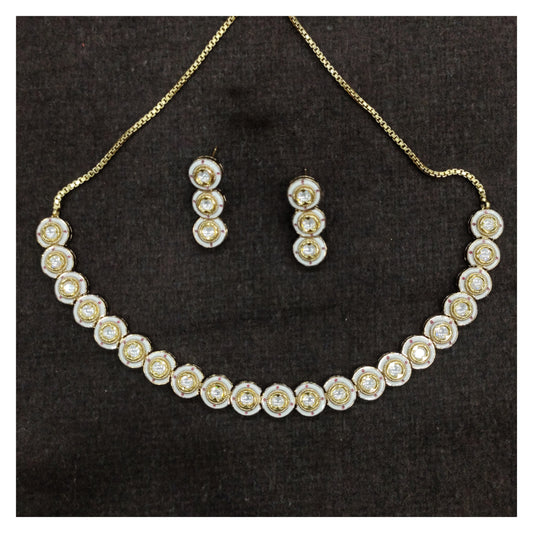 Vilandi Necklace Set