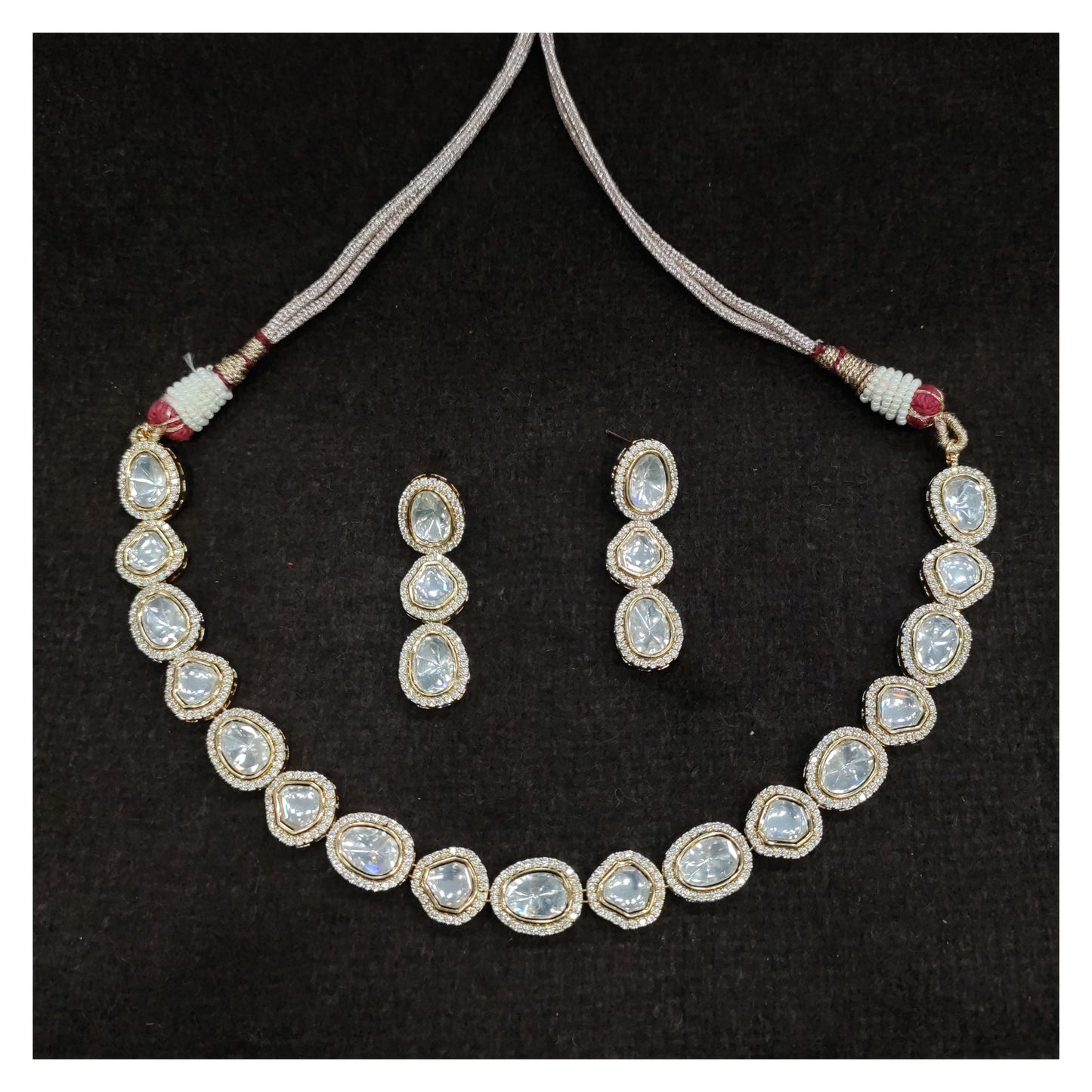 vilandi necklace set
