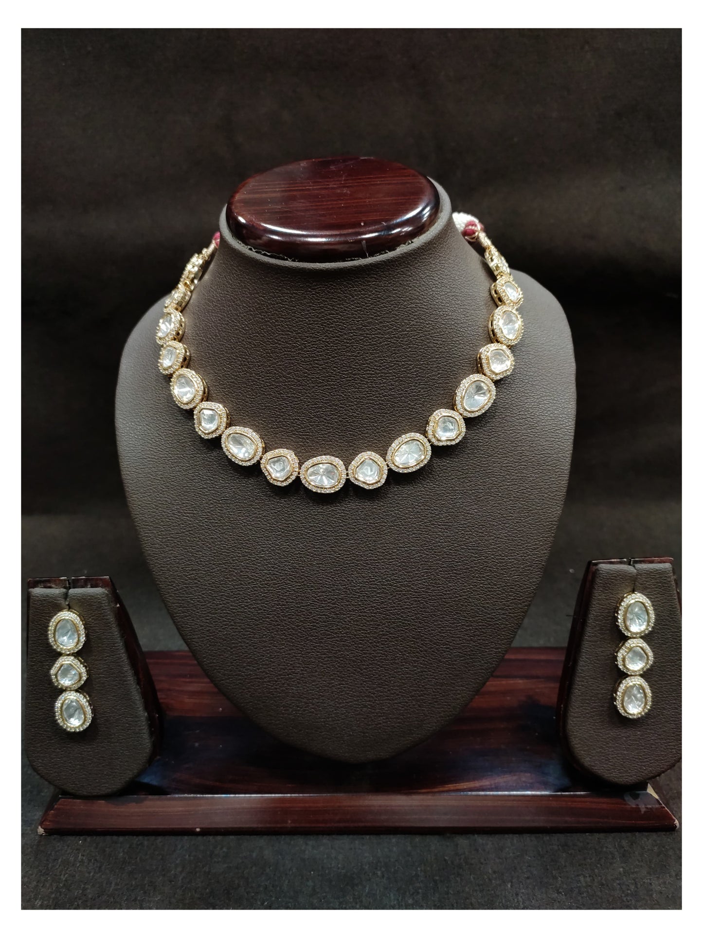 vilandi necklace set