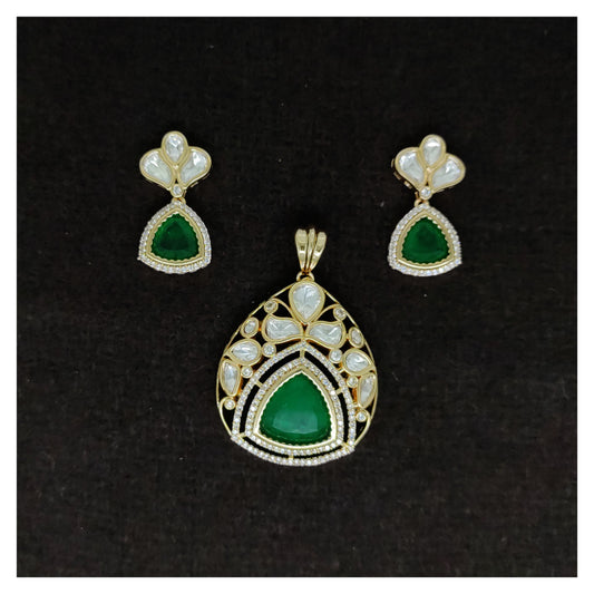 Vilandi Pendant Set