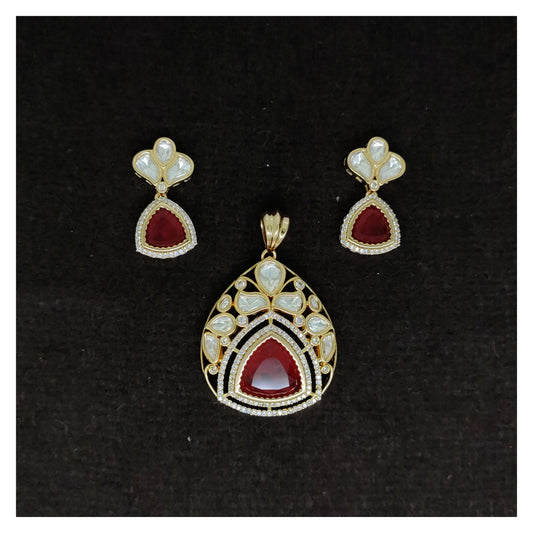 Vilandi Pendant Set