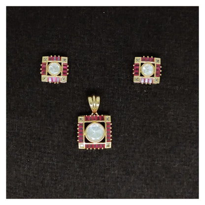 Vilandi Pendant Set