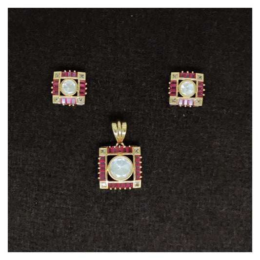 Vilandi Pendant Set