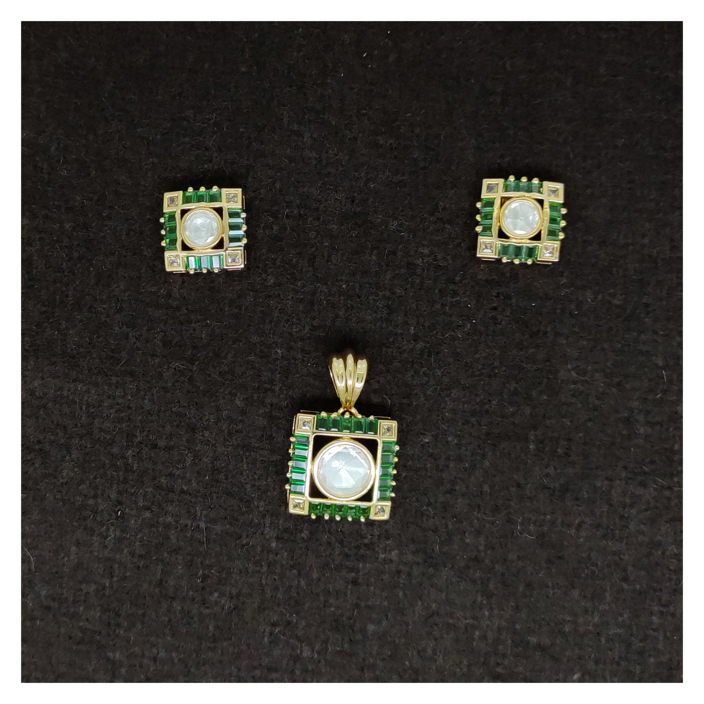 vilandi pendant set