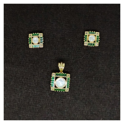 Vilandi Pendant Set