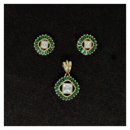 Vilandi Pendant Set