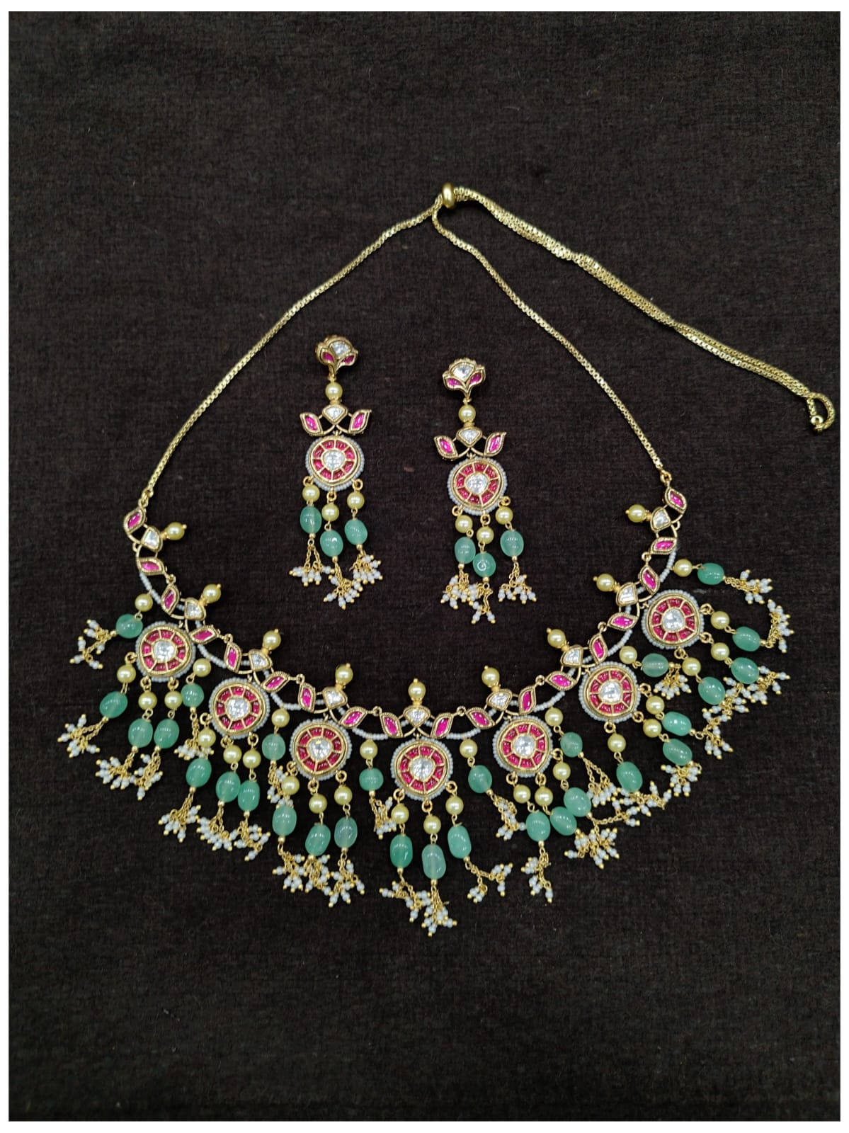 vilandi necklace set